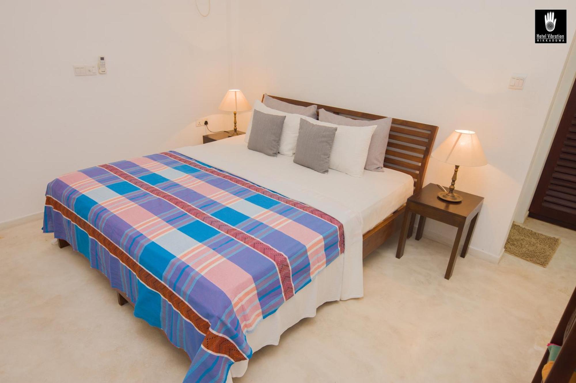 Hotel Vibration Hikkaduwa Kültér fotó