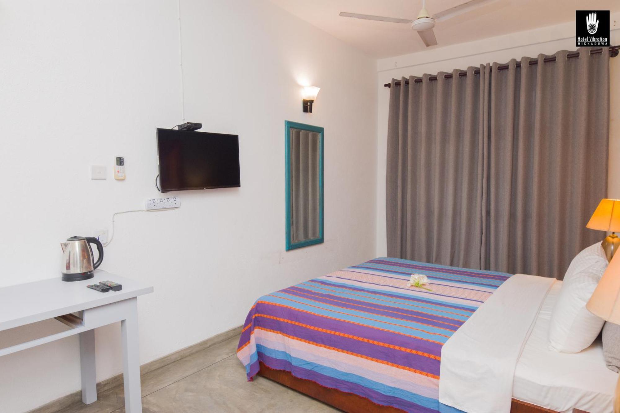 Hotel Vibration Hikkaduwa Kültér fotó