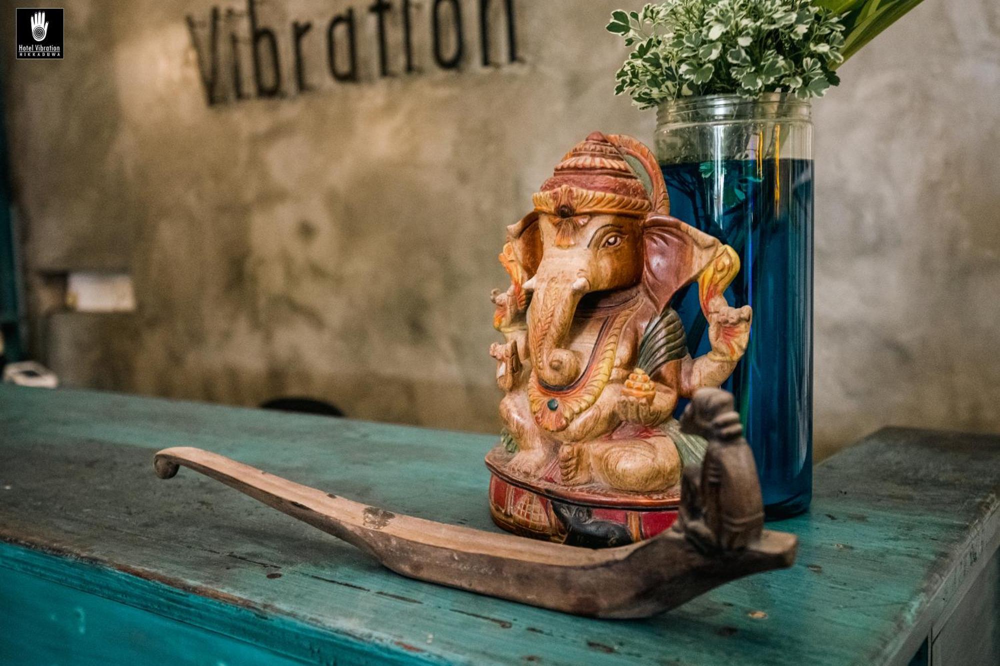 Hotel Vibration Hikkaduwa Kültér fotó