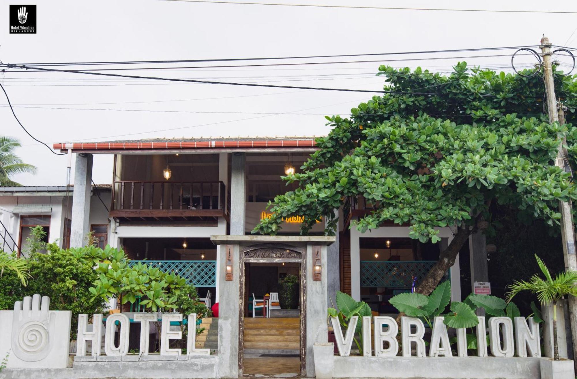 Hotel Vibration Hikkaduwa Kültér fotó