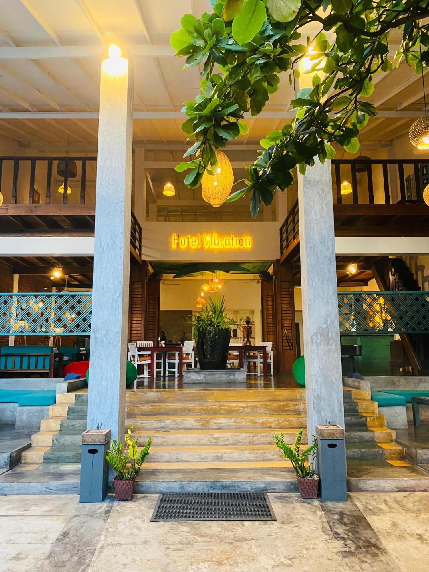 Hotel Vibration Hikkaduwa Kültér fotó