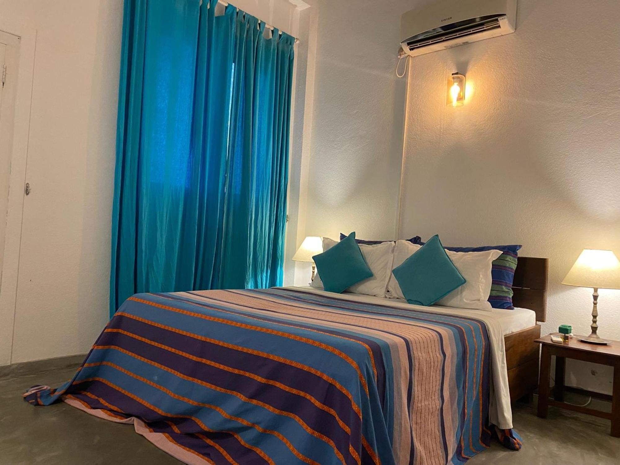 Hotel Vibration Hikkaduwa Kültér fotó