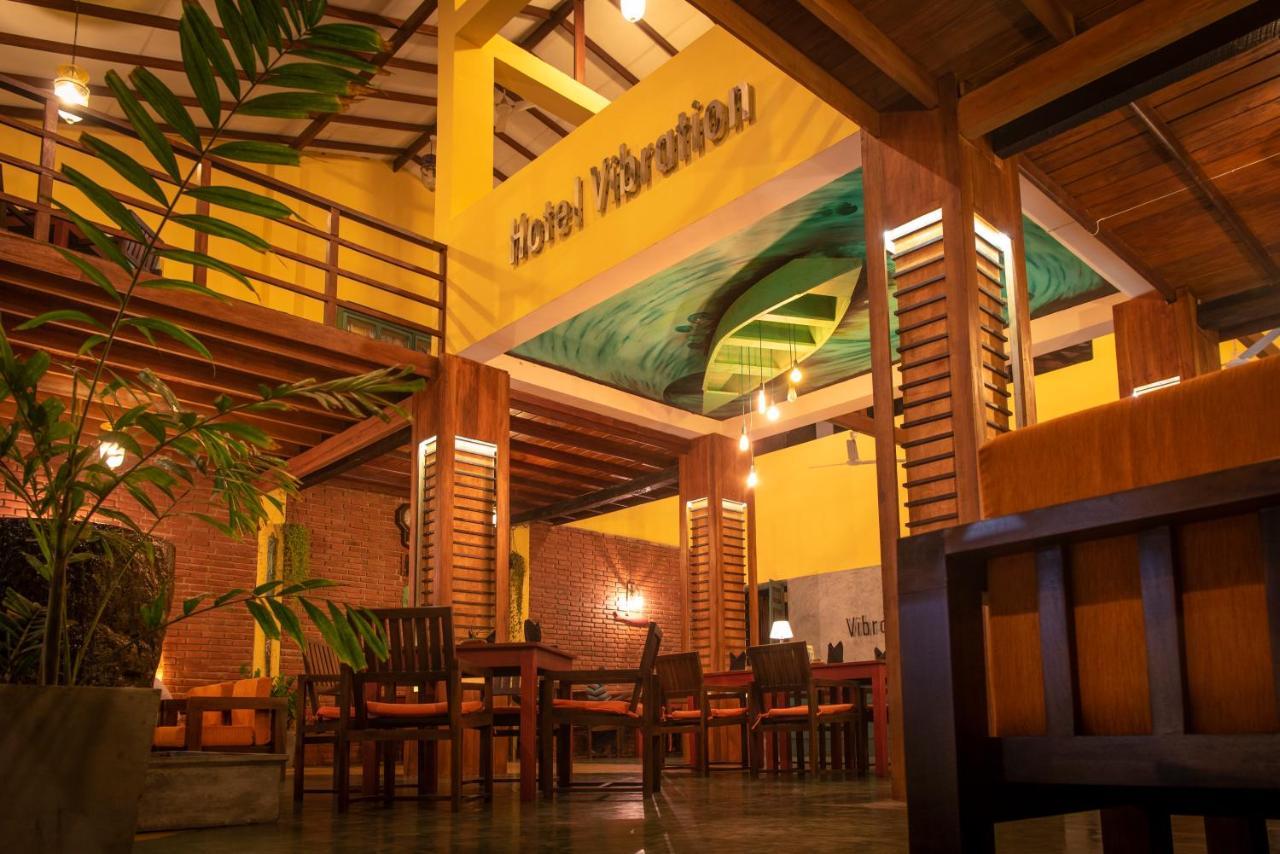 Hotel Vibration Hikkaduwa Kültér fotó