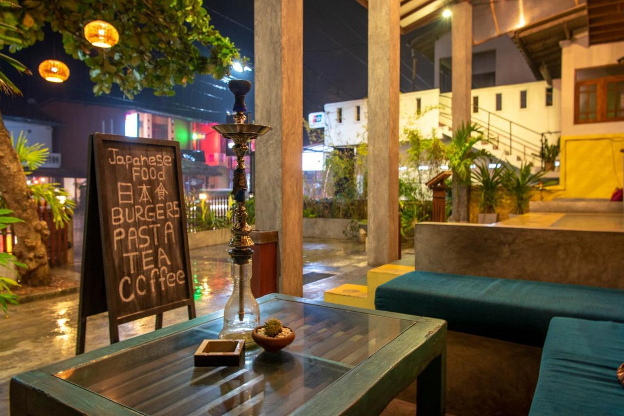 Hotel Vibration Hikkaduwa Kültér fotó