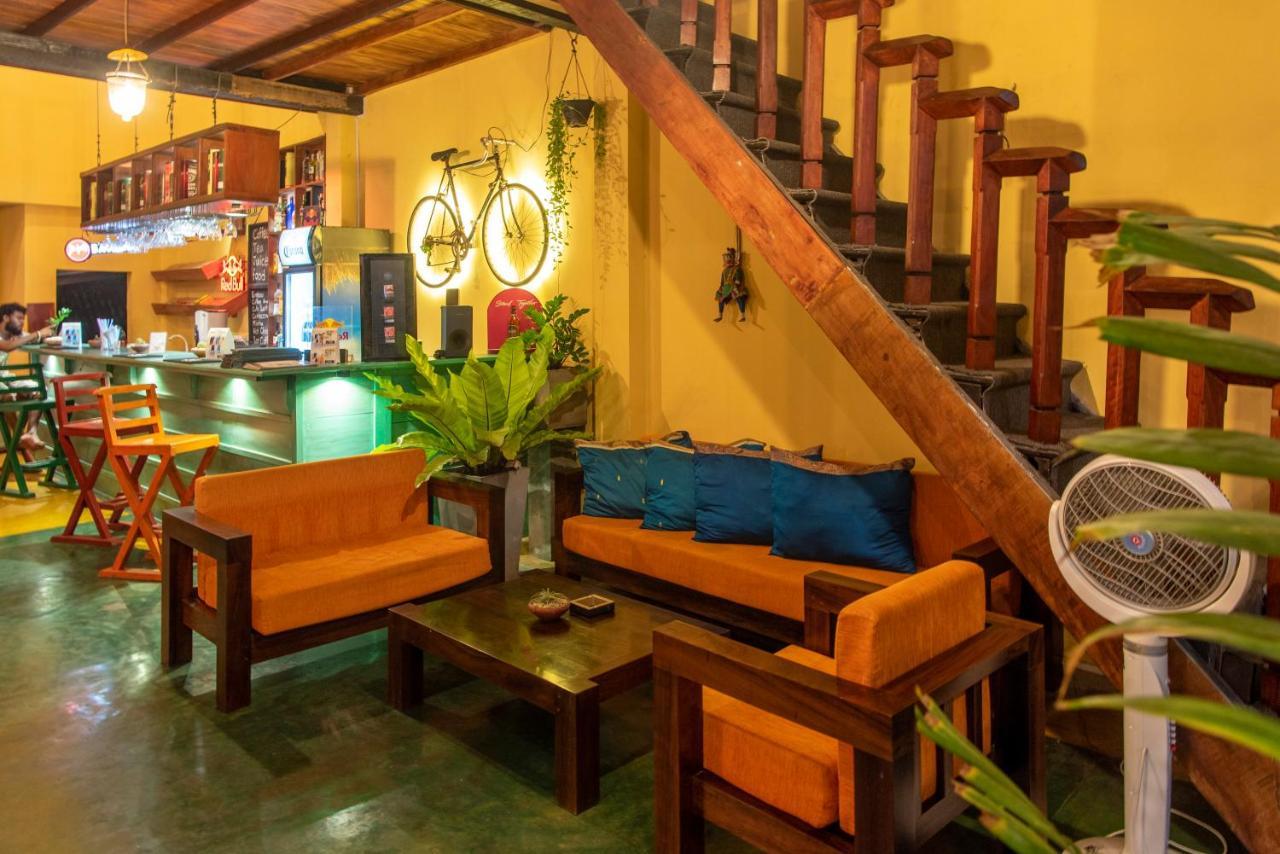 Hotel Vibration Hikkaduwa Kültér fotó