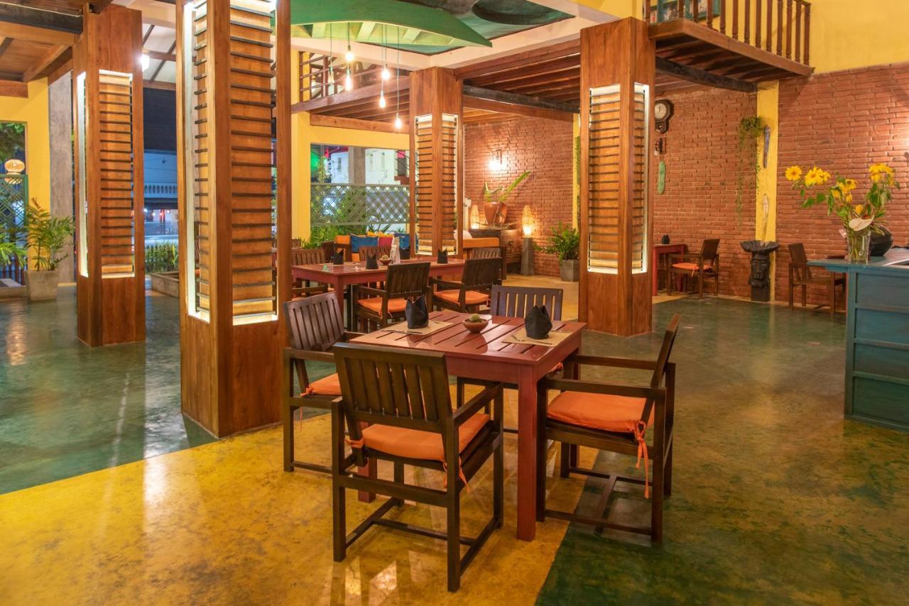 Hotel Vibration Hikkaduwa Kültér fotó